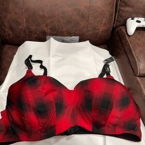 👏Torrid  46D Red Plaid Women's Wireless Bra